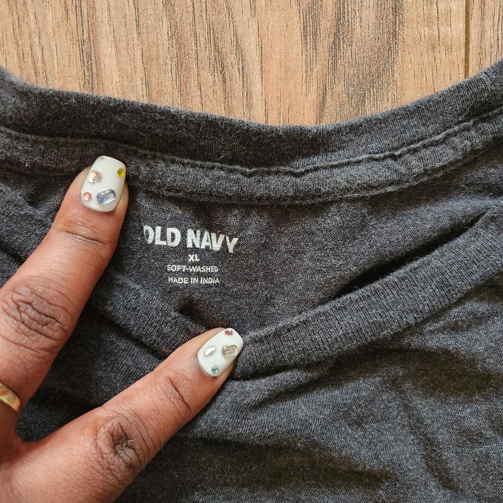 Old Navy soft-washed short sleeve T-shirt - Picture 2 of 3